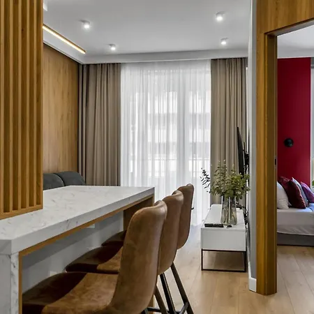 Lotnisko Chopina Modern By Bookinghost *