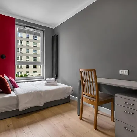 Lotnisko Chopina Modern By Bookinghost