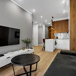 Lotnisko Chopina Modern By Bookinghost Apartman Varsó